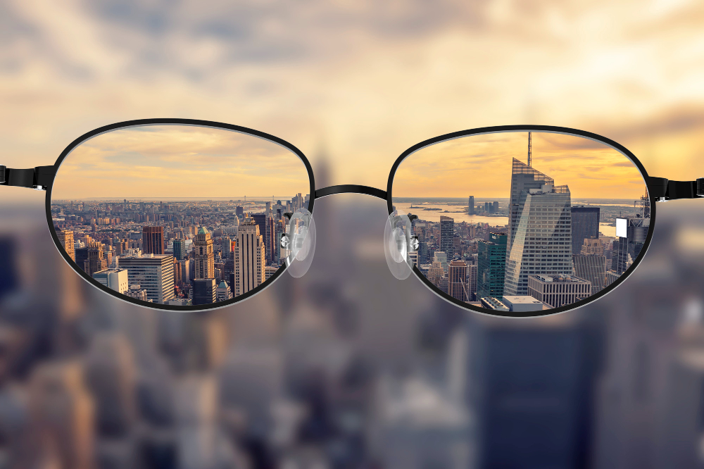 clear-cityscape-focused-glasses-lenses.jpg